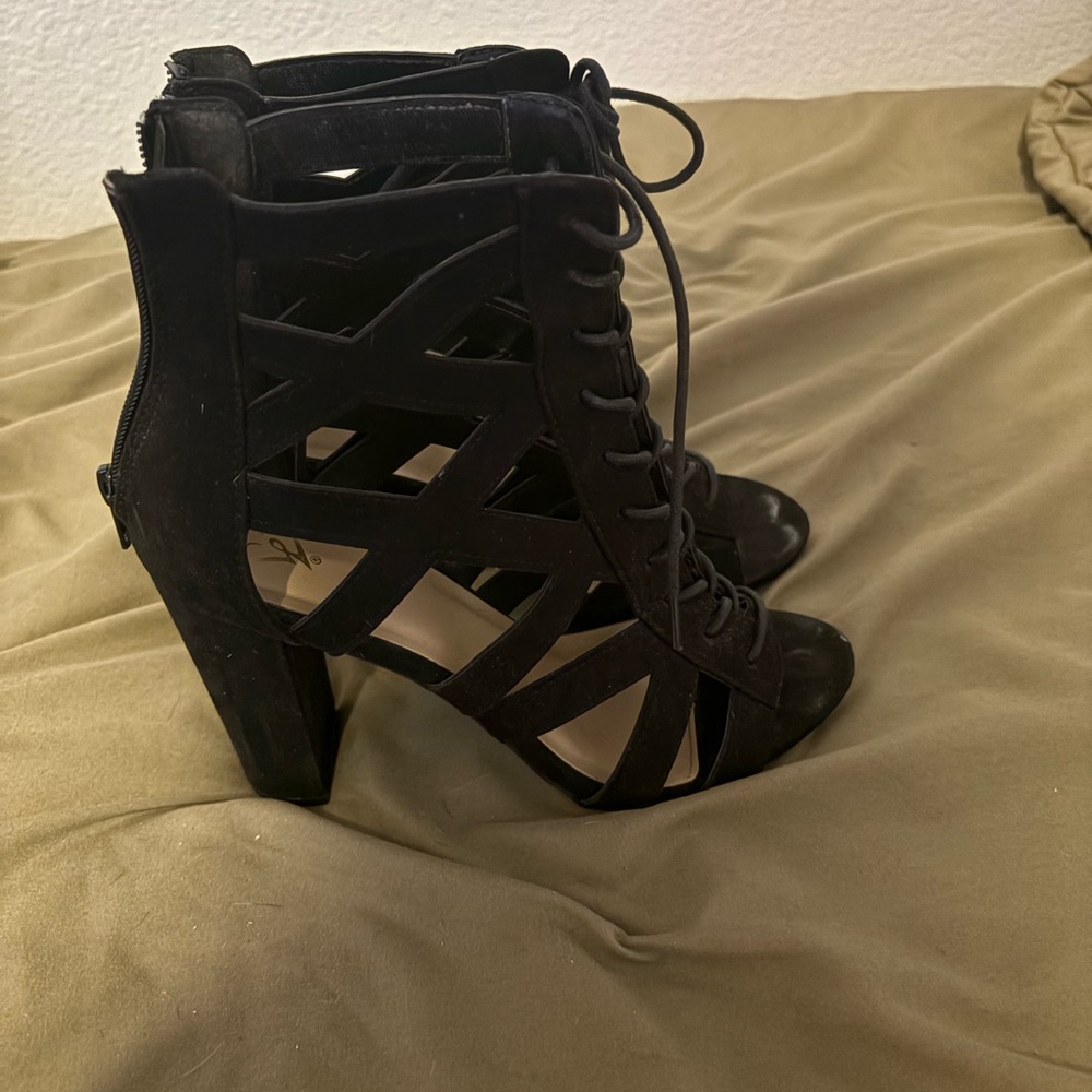 Elegant Black Lace-Up Women's heels